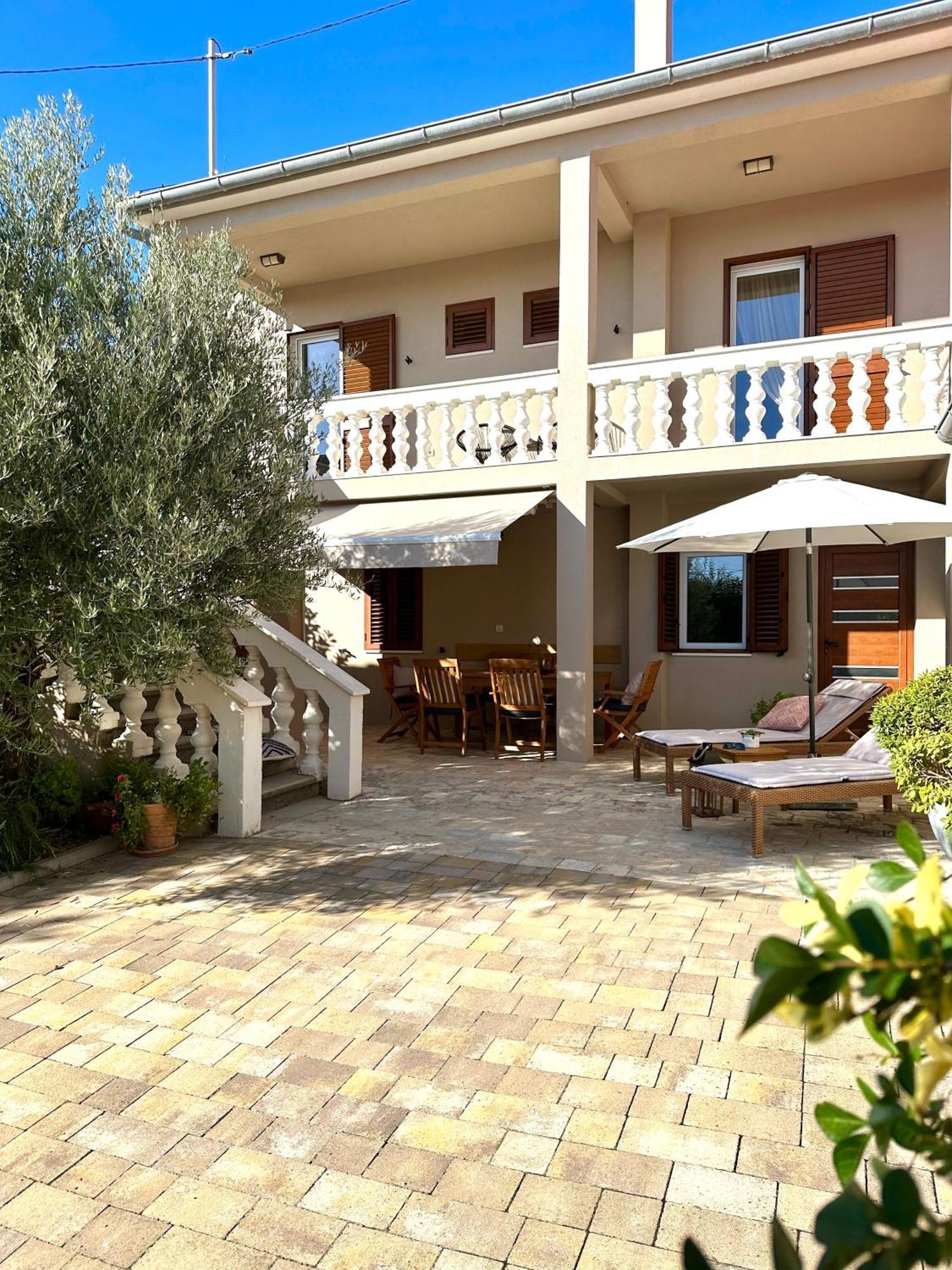 Holiday Home Lukica Привлака Екстериор снимка